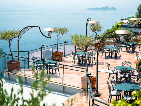 Swing_Arm_Heaters-Restaurant_patio-by-ocean